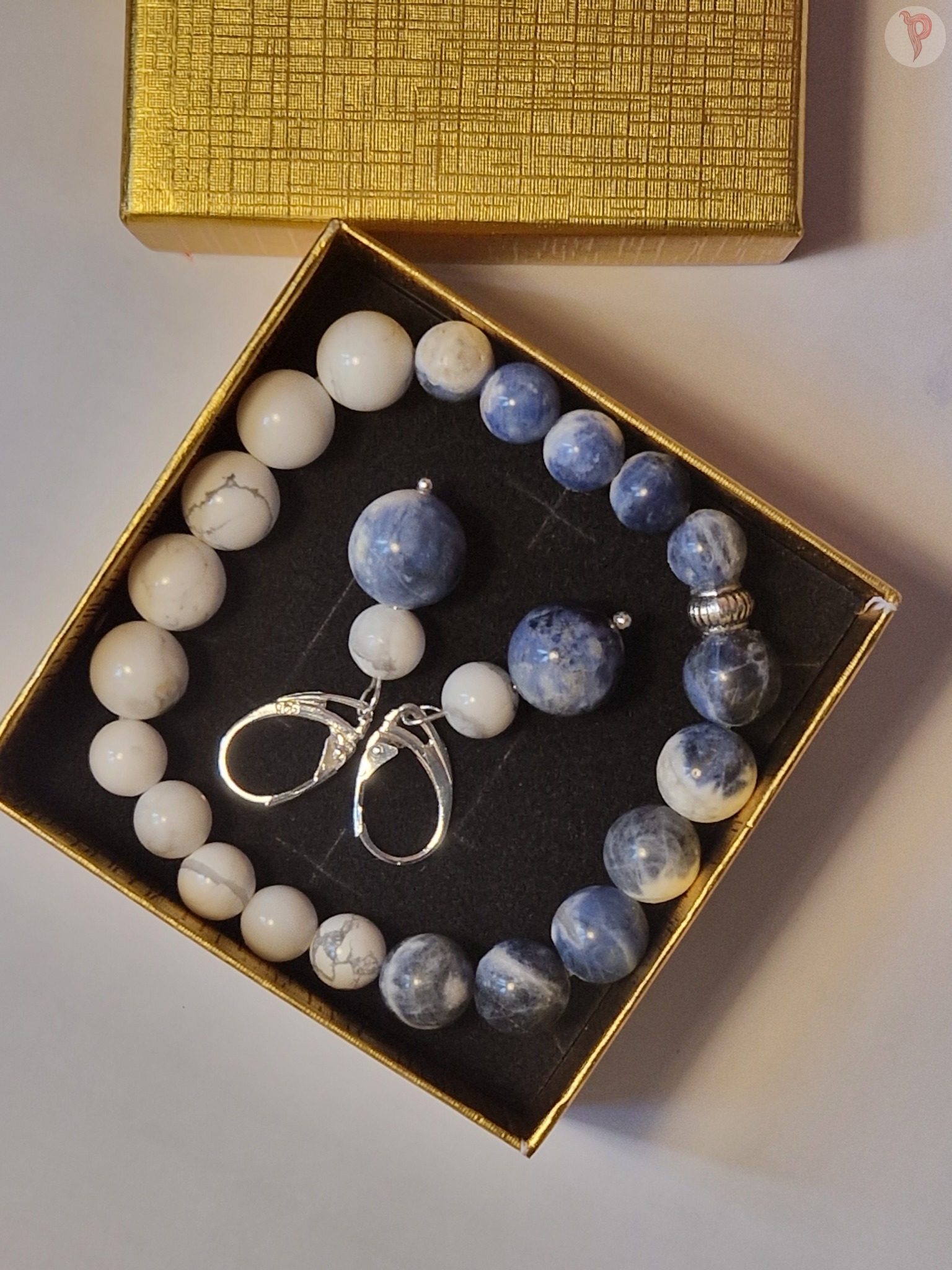 Käsitöö käevõru hauliidiga sodaliidiga.