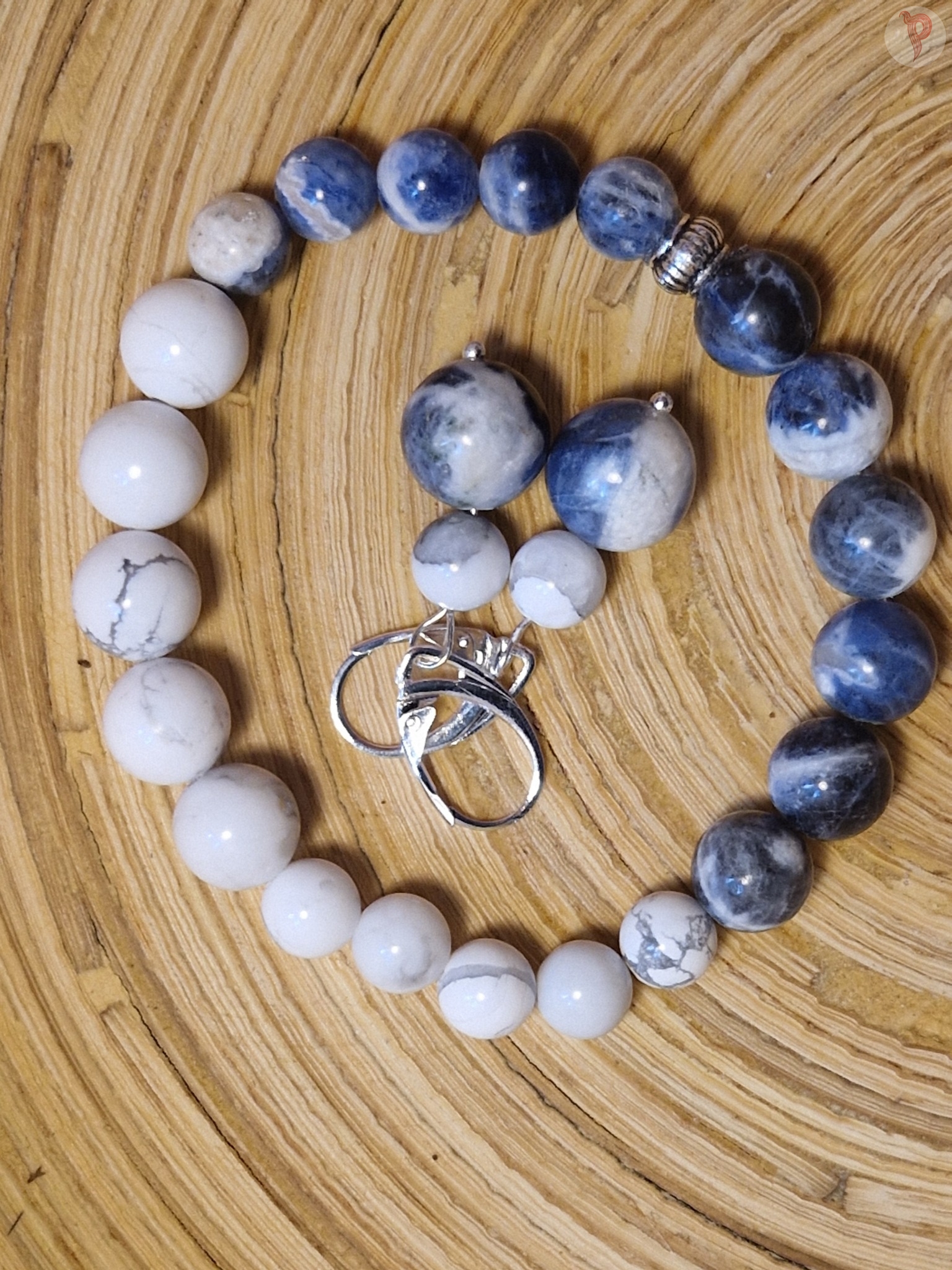 Hauliidi ja sodaliidiga kõrvarõngad kinkekarbis