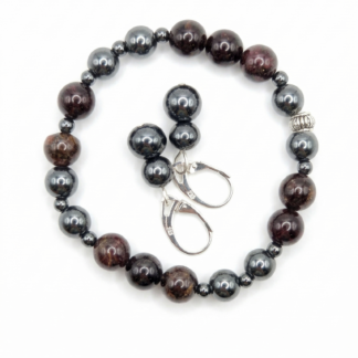 Almandiin granaat ja hematiit käsitöö käevõru kuldses karbis